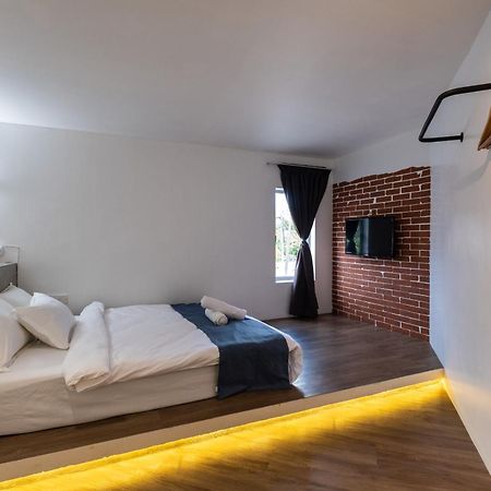 Boutique Hidden Loft Hotel Bukit Mertajam Luaran gambar